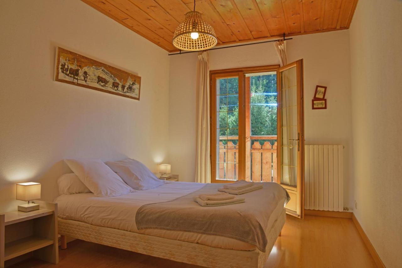 Appartement Dans Chalet 5 Chambres 130 M2 Centre Village มงทริองด์ ภายนอก รูปภาพ